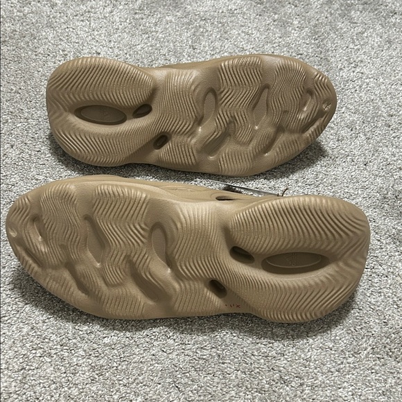 Brand New Yeezy Foam Runners With Tags - Picture 3 of 5